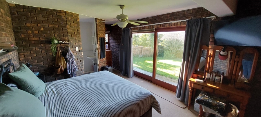 4 Bedroom Property for Sale in Noorsekloof Eastern Cape